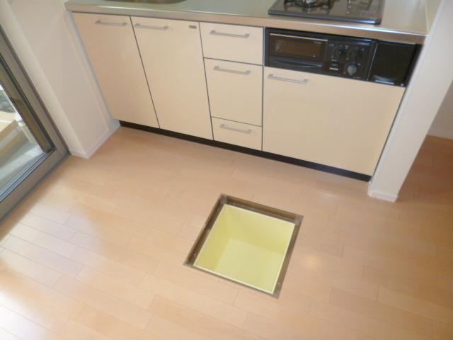 その他設備　★床下収納★