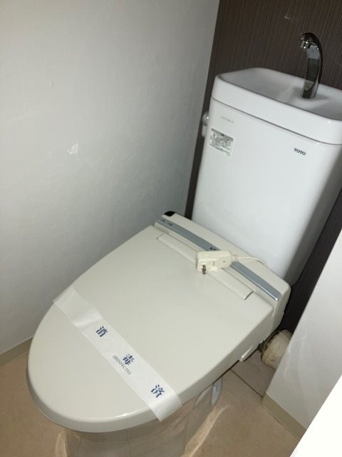 トイレ　落ち着いた色調のトイレです♪