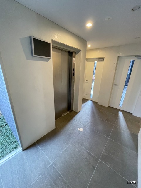 エントランス　エレベーター完備！