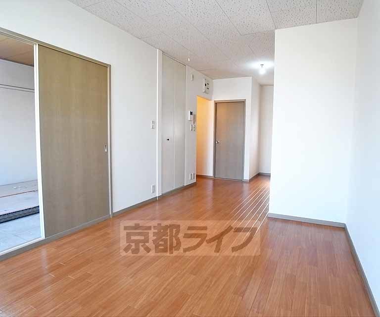 居室・リビング　広いリビングです。