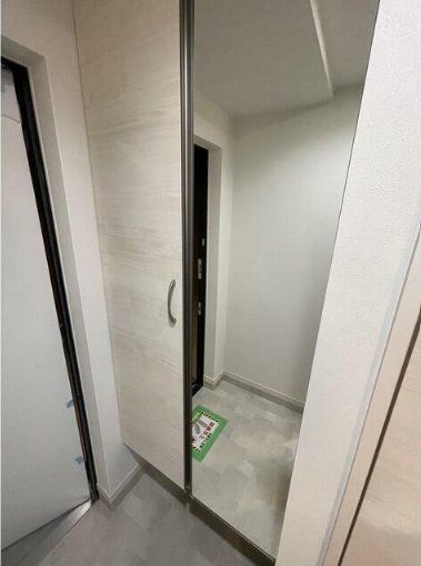 玄関　バルコニー