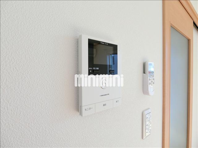 セキュリティ　来客の確認ができるＴＶ付きモニターホンです。