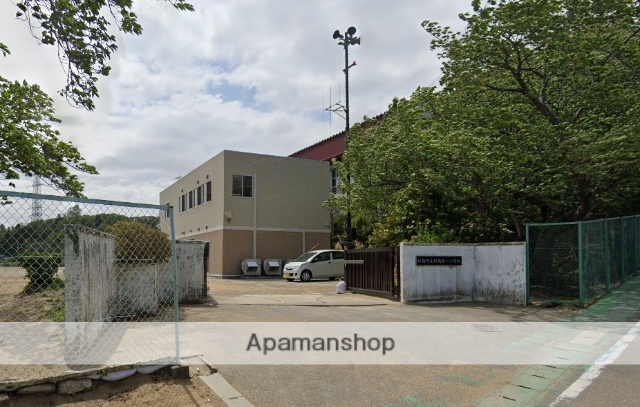 小学校　利府町立利府第二小学校（小学校）まで991m