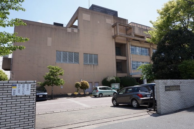 中学校　福岡市立板付中学校（中学校）まで318m