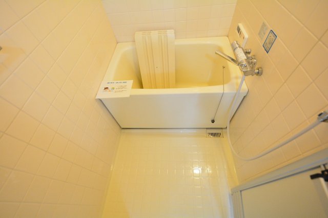 バス・シャワールーム　バストイレ別でおすすめです☆