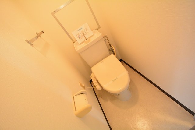 トイレ　シンプルで機能的なトイレです♪