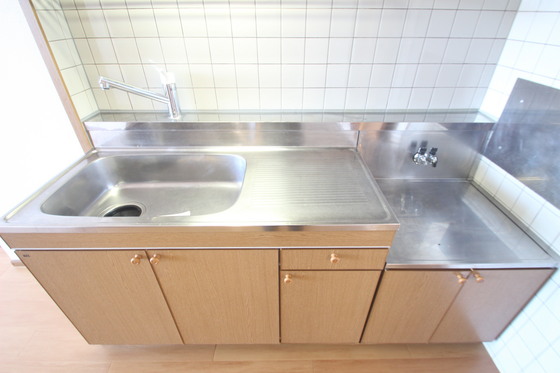 キッチン　※別部屋の写真です