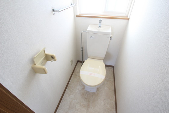 トイレ　※別部屋の写真です