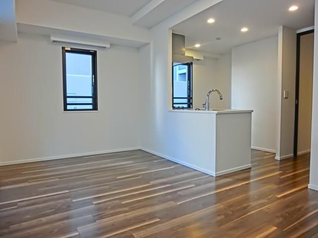 居室・リビング　★おしゃれなフローリング色です★