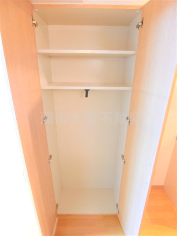 収納　収納　クローゼット　備え付けクローゼットはご覧の通り 大きく