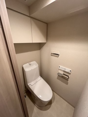 トイレ　シーズンフラッツ菊川WEST