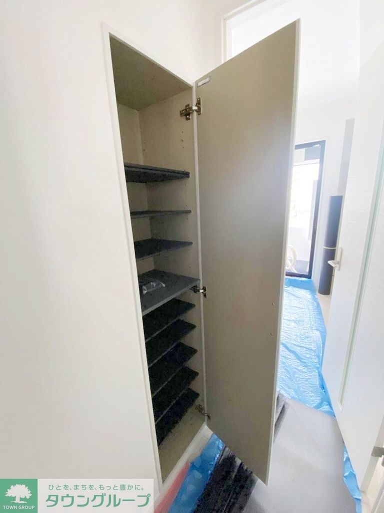 玄関　お問合せはタウンハウジングまで！※現地待合わせ相談可能