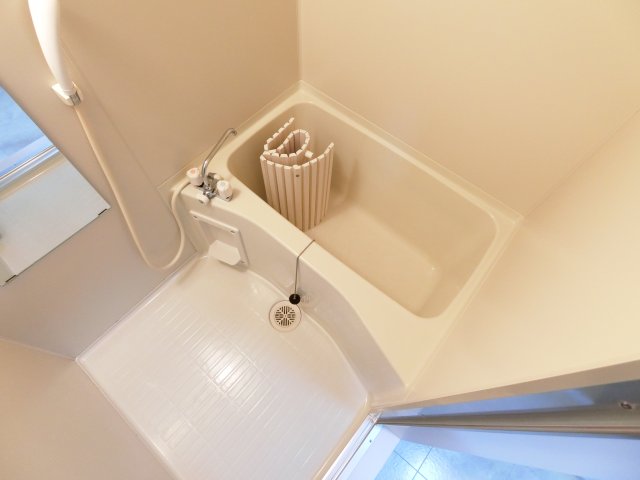 バス・シャワールーム　同マンション別部屋写真