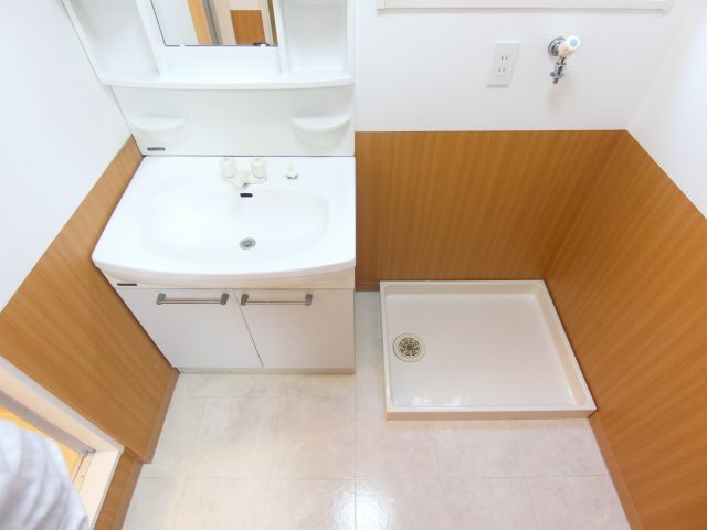 洗面設備　同マンション別部屋写真