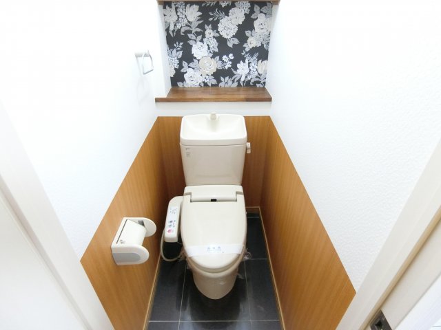 トイレ　同マンション別部屋写真