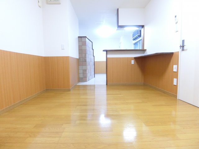 居室・リビング　同マンション別部屋写真