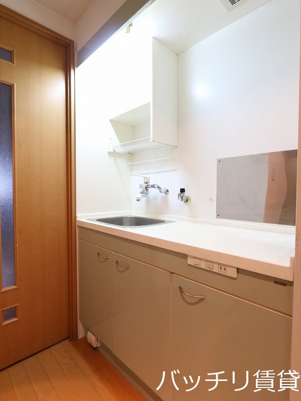 キッチン　同型タイプの為、現状を優先致します。