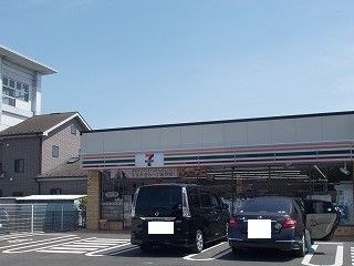 コンビニ　セブンイレブン（コンビニ）まで350m