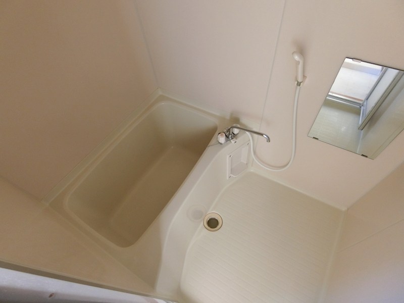 バス・シャワールーム　別号室の写真参照