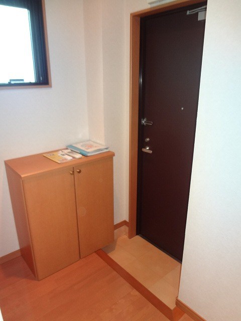 玄関　別号室の写真参照