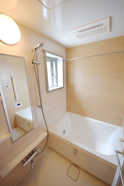 バス・シャワールーム　追焚＆浴室乾燥機能付き