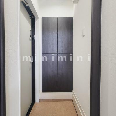 玄関　※写真は別号室のものですので現状優先とさせていただきます