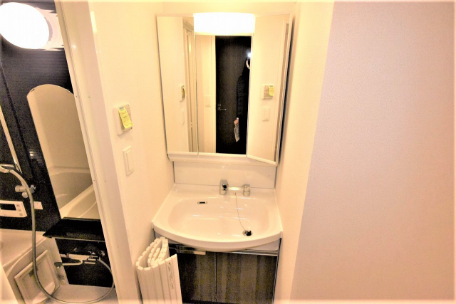 洗面設備　独立洗面化粧台付き