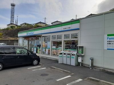 コンビニ　ファミリーマート滑川二丁目店（コンビニ）まで450m
