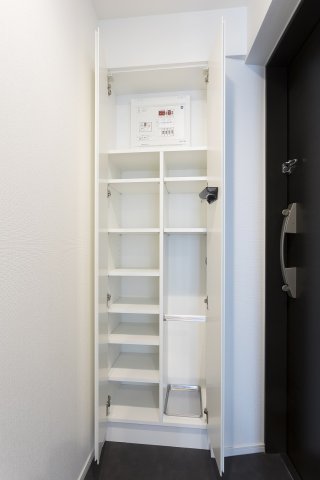 玄関　※参考写真