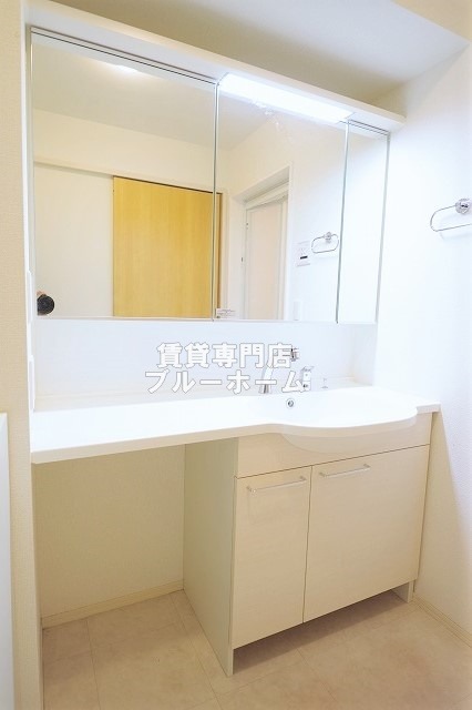 洗面設備　大きい洗面化粧台！