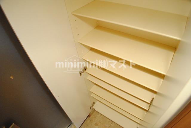 玄関　※建物内別間取り、参考写真