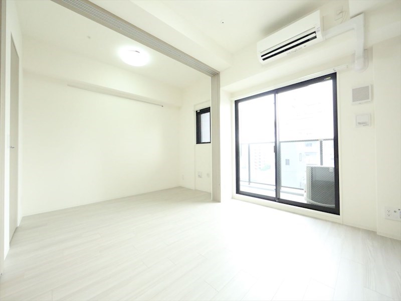 バルコニー　ＬＤＫ8.2帖　洋室2.5帖　バルコニー　同仕様写真