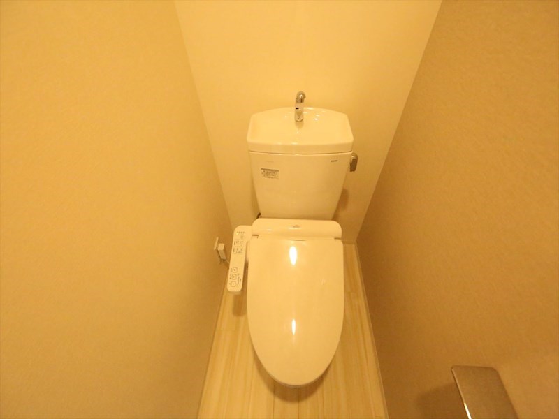 トイレ　温水洗浄暖房便座付トイレ　同仕様写真