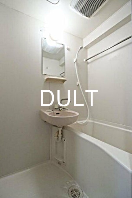 バス・シャワールーム　バスルームです。