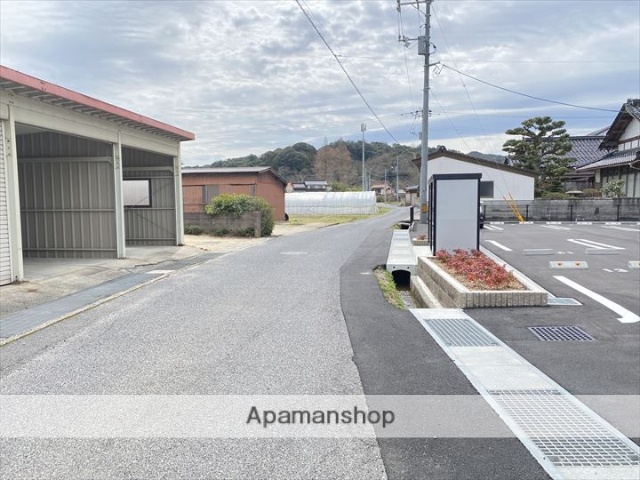 その他　前面道路（その他）まで0m