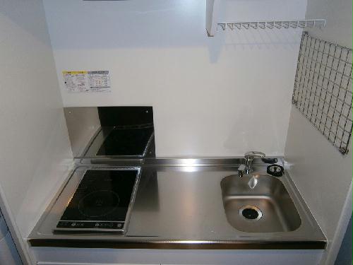 キッチン　IHヒータ＆ラジエントの2口コンロです。