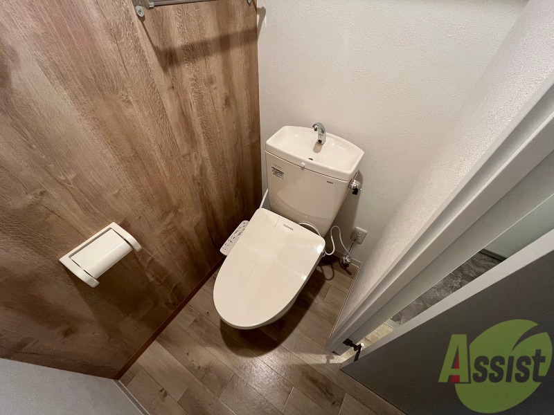 トイレ　シャワートイレになっているので快適です！