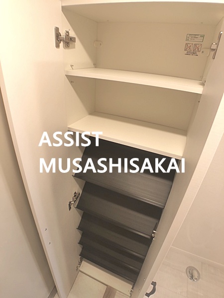 収納　写真：設備同仕様の別物件です