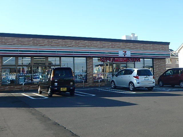 コンビニ　セブンイレブン苫小牧永福町1丁目店（コンビニ）まで126m