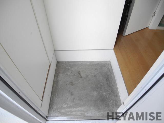 玄関　※類似間取りの別号室の写真です※