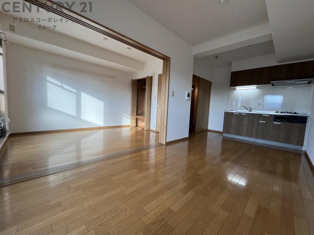 居室・リビング　西向き8.6帖のリビングです♪