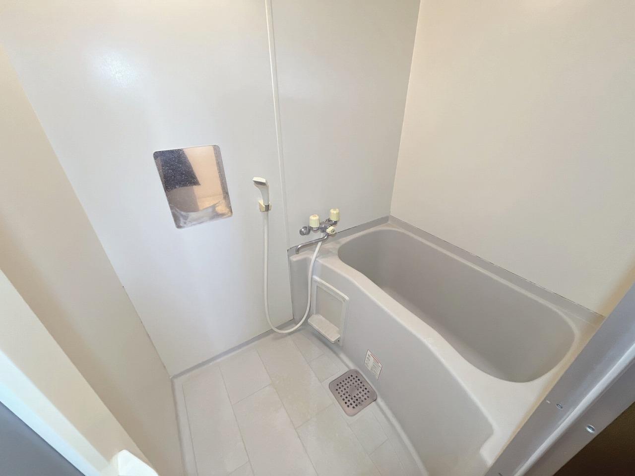 バス・シャワールーム　バスルーム