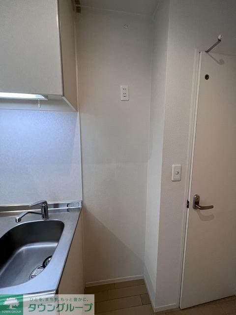 キッチン　冷蔵庫置き場