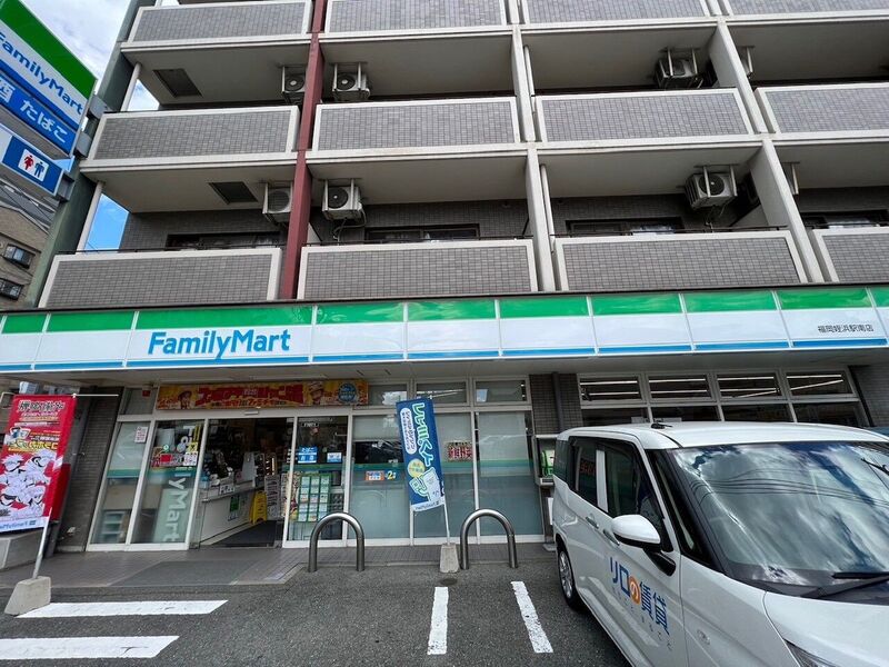 コンビニ　ファミリーマート福岡姪浜駅南店（コンビニ）まで513m