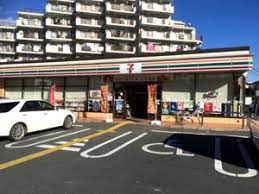 コンビニ　セブンイレブン 銀座3丁目店（コンビニ）まで196m