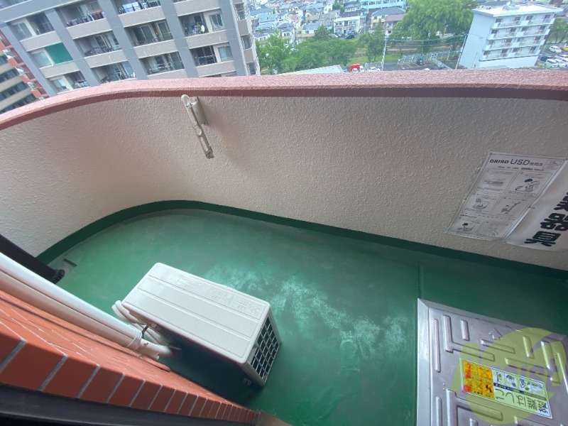 バルコニー　バルコニー付きなので晴れた日は電卓物が干せそうです。