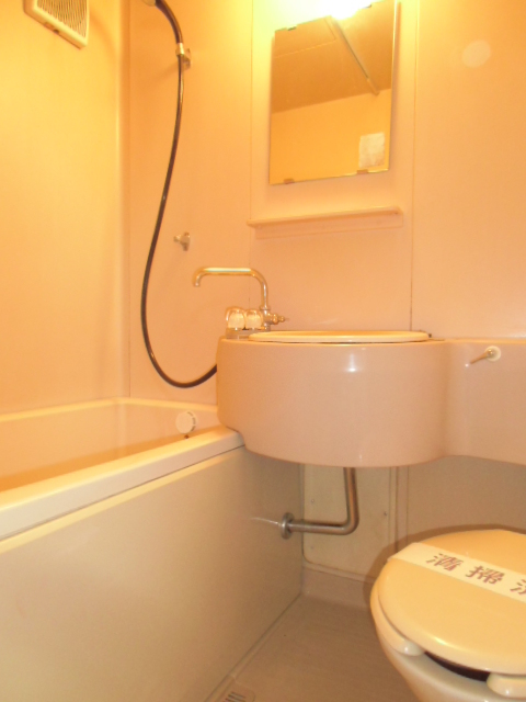 洗面設備　洗面台も付いているのでお出掛け準備らくらくです♪