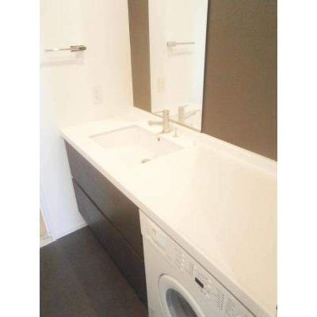 洗面設備　※写真は同タイプ住戸です。