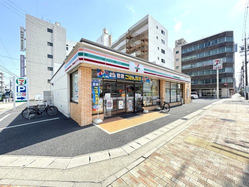 コンビニ　セブンレイブン鳥居松町店（コンビニ）まで83m