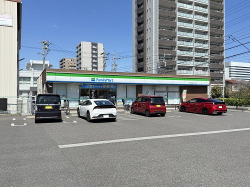 コンビニ　ファミリーマート 鳥居松3丁目店（コンビニ）まで423m